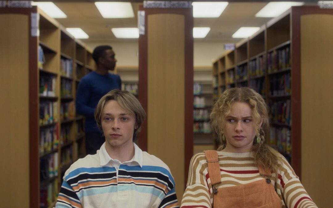 Movie Review: Almost Popular – Another Coming of Age Film with Some Good Scenes